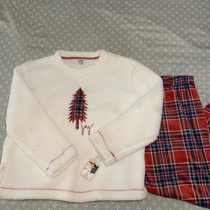 Two piece ED Ellen DeGeneres "love" Christmas pajamas XL NWT